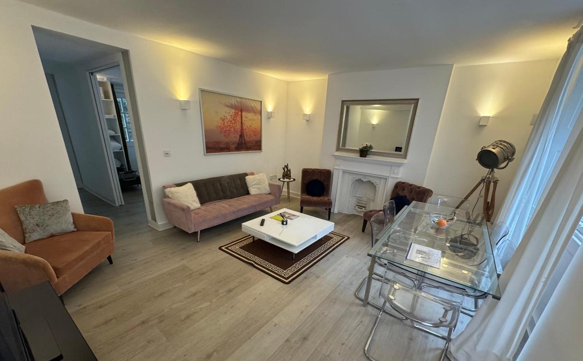 Hyde Park Two Bedroom Londra